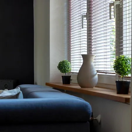 Eleganckie Na 2 Pietrze Dla 4 Osob Z Antresola, Wanna I Parkingiem By Renters Apartman Łódź