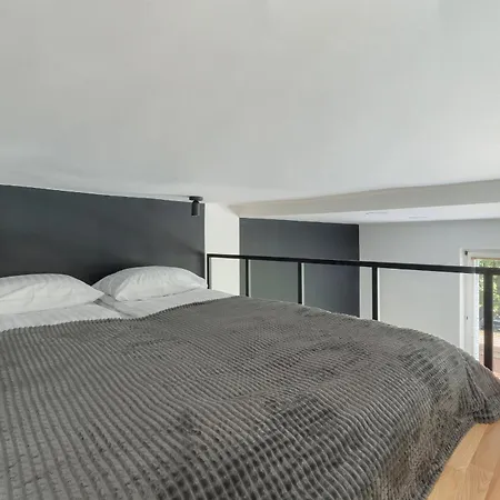 Apartman Eleganckie Na 2 Pietrze Dla 4 Osob Z Antresola, Wanna I Parkingiem By Renters Łódź