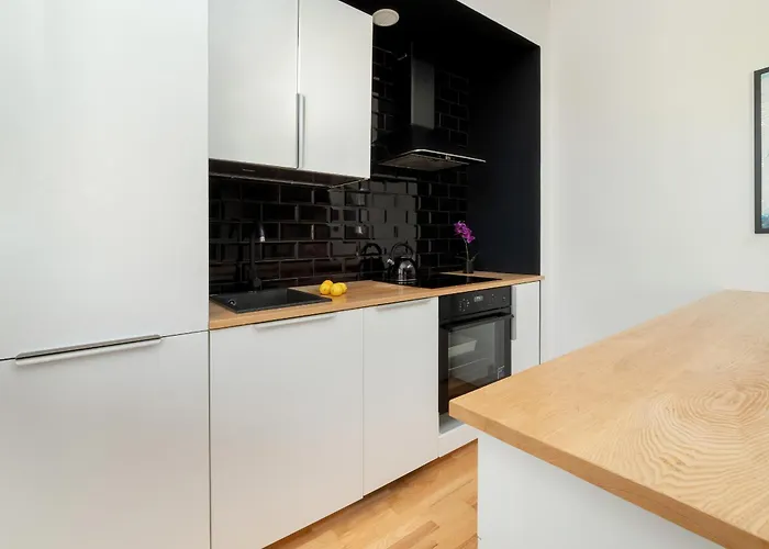 Eleganckie Na 2 Pietrze Dla 4 Osob Z Antresola, Wanna I Parkingiem By Renters *